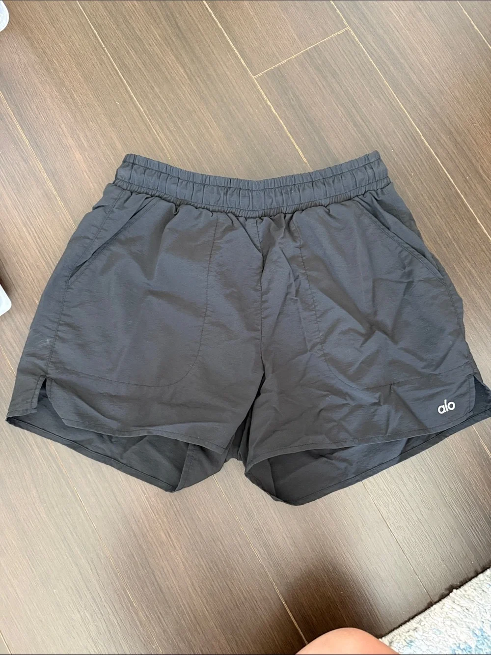 ALO Yoga Black Alumni Shorts, Small